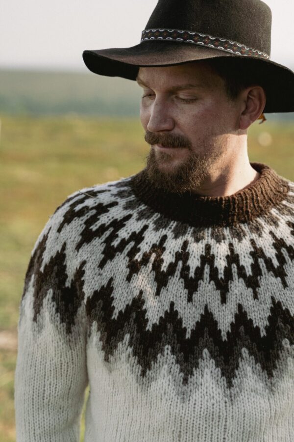 Unfolding Landscapes - 17 Knits for the Road - Image 4