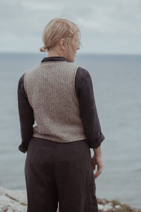 The Island and the Forest: A Knitted Correspondence - Image 4